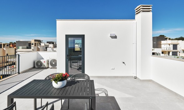 Neue Gebäude - Villa / Doppelhaushälfte - San Miguel de Salinas