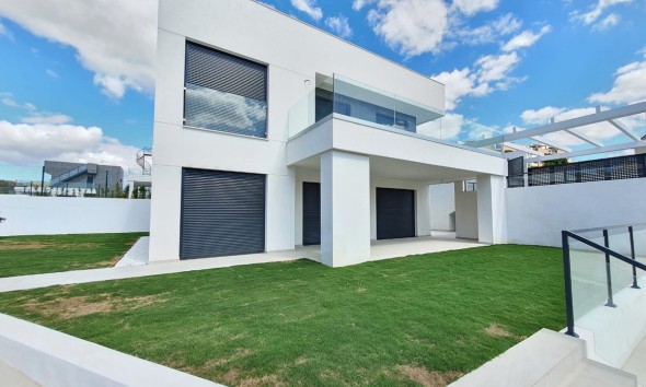 Obra nueva - Villa / Chalet - Manilva