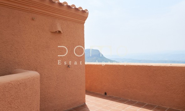 Resale - Villa / Semi-detached Villa - Turre