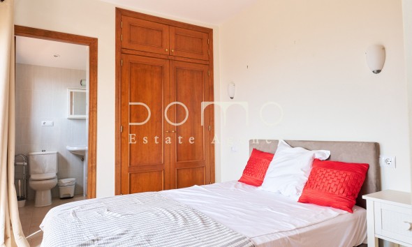 Resale - Villa / Semi-detached Villa - Turre