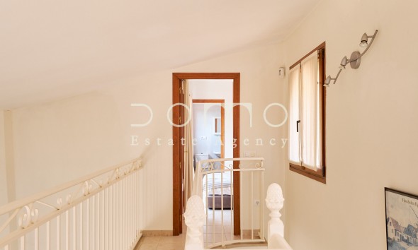 Resale - Villa / Semi-detached Villa - Turre