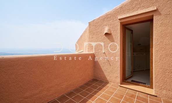 Resale - Villa / Semi-detached Villa - Turre