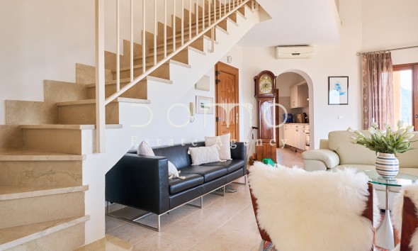 Resale - Villa / Semi-detached Villa - Turre