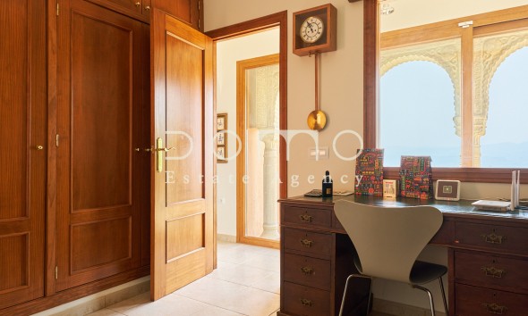 Resale - Villa / Semi-detached Villa - Turre