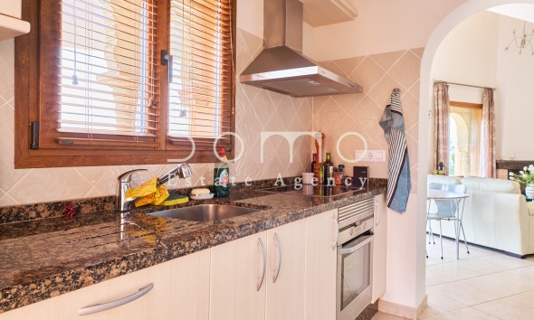 Resale - Villa / Semi-detached Villa - Turre