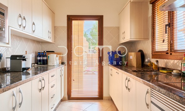 Resale - Villa / Semi-detached Villa - Turre