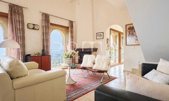 Resale - Villa / Semi-detached Villa - Turre