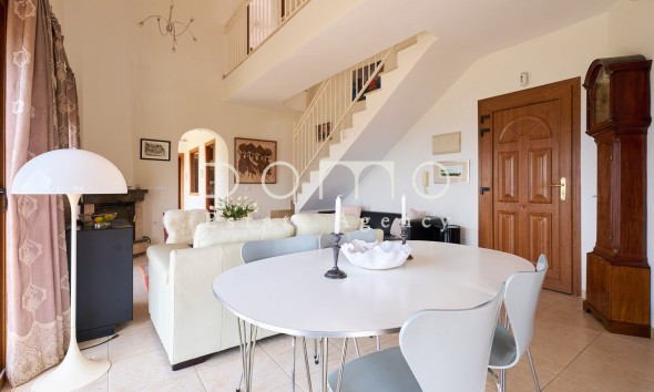 Resale - Villa / Semi-detached Villa - Turre