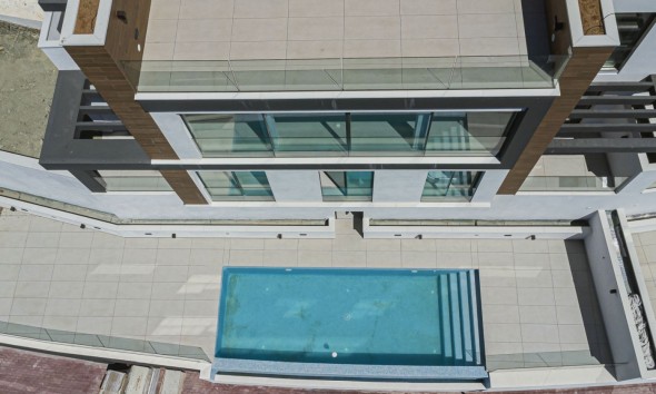 Neue Gebäude - Villa / Doppelhaushälfte - Benahavís