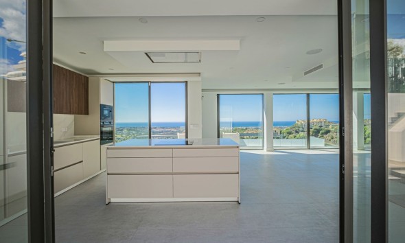 Neue Gebäude - Villa / Doppelhaushälfte - Benahavís