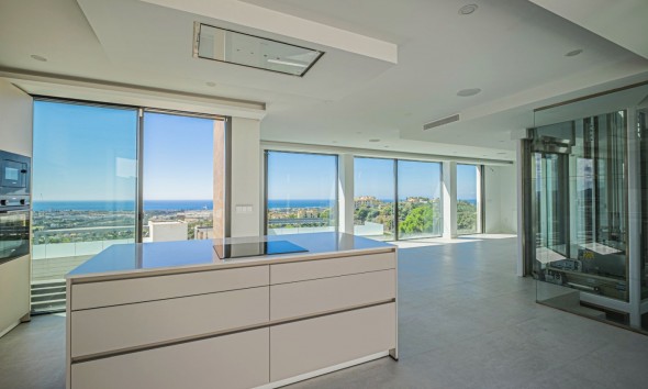 Neue Gebäude - Villa / Doppelhaushälfte - Benahavís