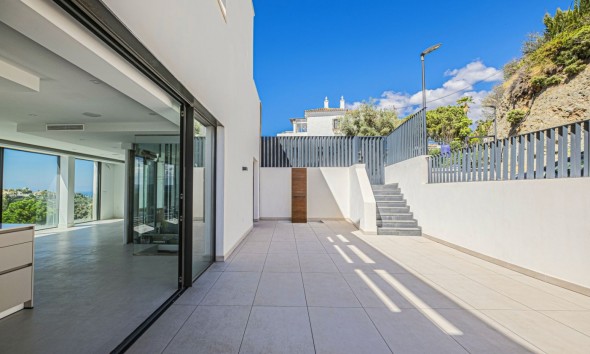 Neue Gebäude - Villa / Doppelhaushälfte - Benahavís