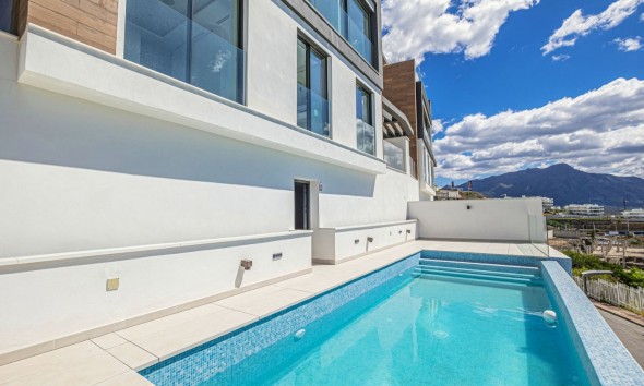 Neue Gebäude - Villa / Doppelhaushälfte - Benahavís