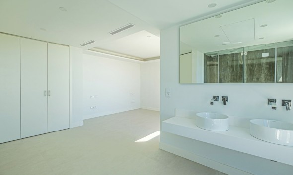 Neue Gebäude - Villa / Doppelhaushälfte - Benahavís