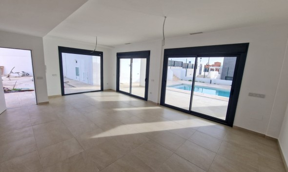 Obra nueva - Villa / Chalet - Manilva