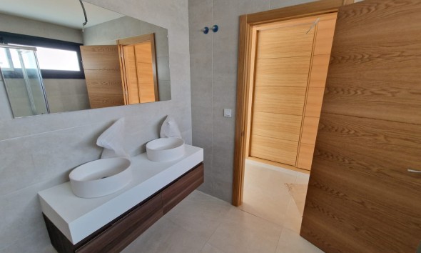 Obra nueva - Villa / Chalet - Manilva