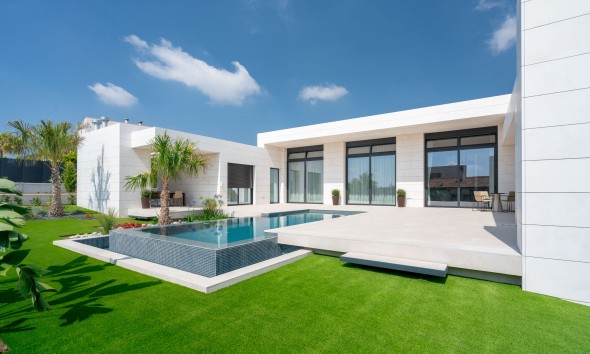 Neue Gebäude - Einfamilienhaus - Molina de Segura