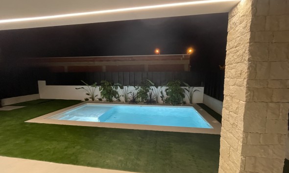 Neue Gebäude - Einfamilienhaus - Molina de Segura