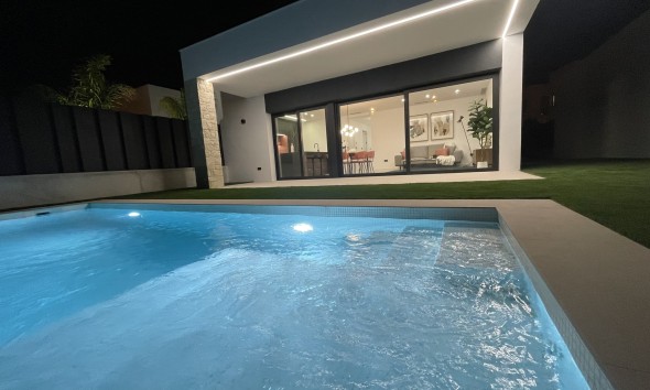 Neue Gebäude - Einfamilienhaus - Molina de Segura