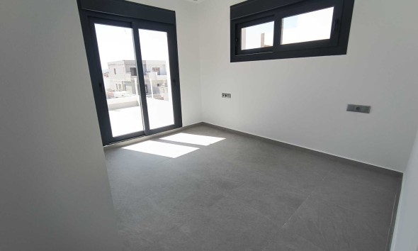 Neue Gebäude - Einfamilienhaus - Daya Nueva