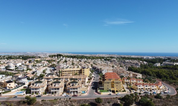 Neue Gebäude - Penthouse - Res. Las Filipinas