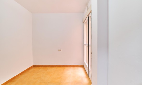 Resale - Apartment / flat - Turre