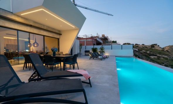 Obra nueva - Villa / Chalet - Rojales