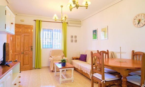 Resale - Apartment / flat - Vera